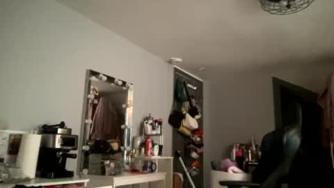 Snapshot of allyanalangel chatting on January 2, 3:19 pm allyanalangel online show from January 2, 3:19 pm