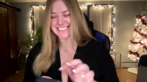 Snapshot of allyanalangel chatting on January 15, 12:09 am allyanalangel online show from January 15, 12:09 am