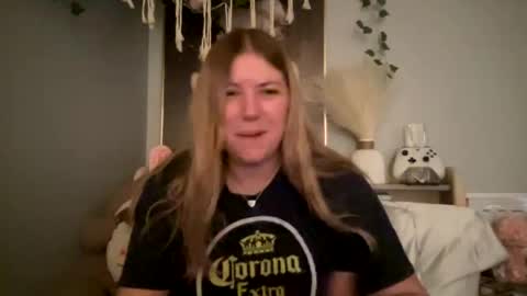 Snapshot of allyanalangel chatting on February 2, 3:10 am allyanalangel online show from February 2, 3:10 am