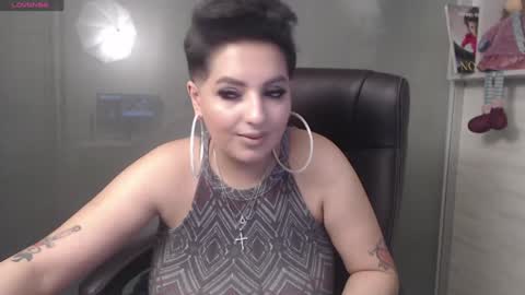 Snapshot of allyiah chatting on December 21, 10:30 pm         online show from December 21, 10:30 pm