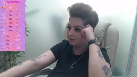 Snapshot of allyiah chatting on December 27, 10:16 pm         online show from December 27, 10:16 pm