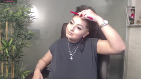 Snapshot of allyiah chatting on January 10, 10:36 pm         online show from January 10, 10:36 pm