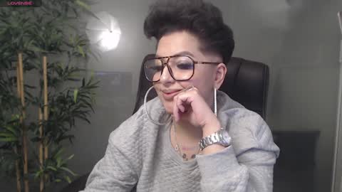 Snapshot of allyiah chatting on January 12, 10:54 pm         online show from January 12, 10:54 pm