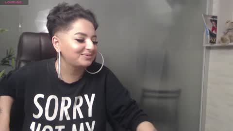 Snapshot of allyiah chatting on January 19, 10:17 pm         online show from January 19, 10:17 pm