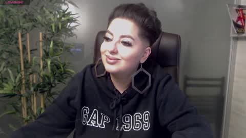 Snapshot of allyiah chatting on January 27, 11:54 pm         online show from January 27, 11:54 pm