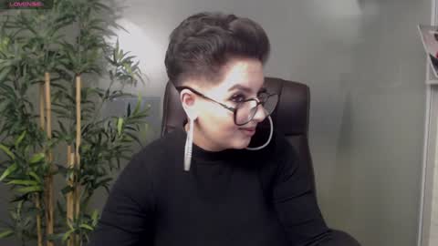 Snapshot of allyiah chatting on January 28, 9:50 pm         online show from January 28, 9:50 pm