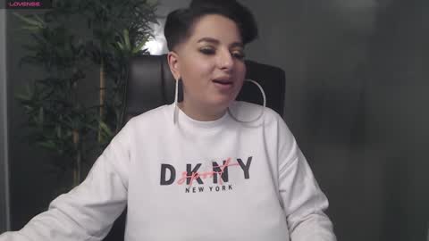 Snapshot of allyiah chatting on February 9, 2:38 am         online show from February 9, 2:38 am