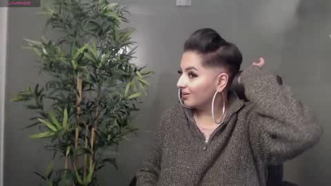 Snapshot of allyiah chatting on February 16, 9:16 pm         online show from February 16, 9:16 pm