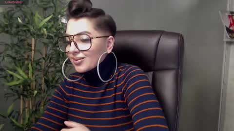 Snapshot of allyiah chatting on February 21, 11:32 pm         online show from February 21, 11:32 pm