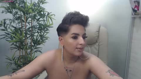 Snapshot of allyiah chatting on February 24, 8:36 pm         online show from February 24, 8:36 pm