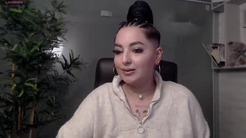 Snapshot of allyiah chatting on March 1, 7:37 pm         online show from March 1, 7:37 pm