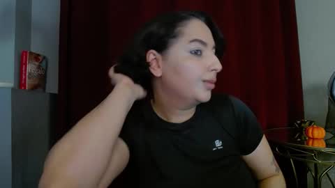 Snapshot of allyiah chatting on October 29, 7:37 pm online show from October 29, 7:37 pm