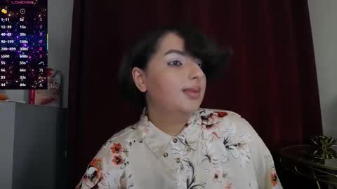 Snapshot of allyiah chatting on November 1, 6:21 pm online show from November 1, 6:21 pm