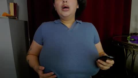 Snapshot of allyiah chatting on November 9, 5:11 pm online show from November 9, 5:11 pm