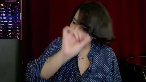 Snapshot of allyiah chatting on November 16, 10:04 pm online show from November 16, 10:04 pm