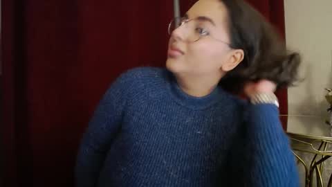 Snapshot of allyiah chatting on December 13, 7:53 pm online show from December 13, 7:53 pm