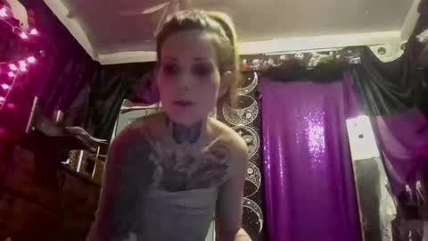 allymoon1369 online show from March 27, 9:42 am