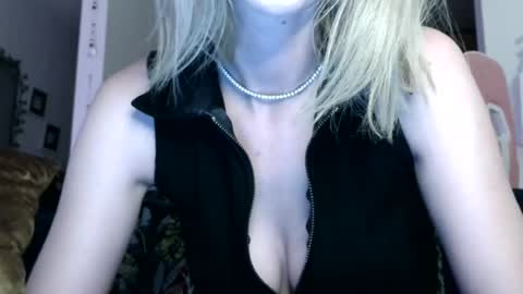 Ally Girl In Her Ally World online show from July 11, 6:16 am