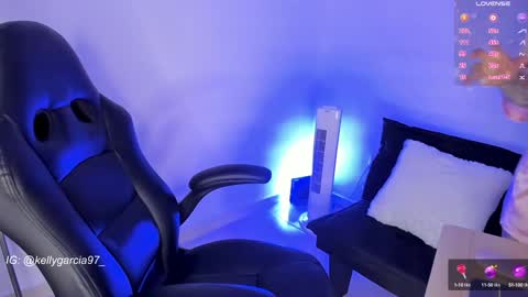 Kelly  online show from December 9, 12:51 pm