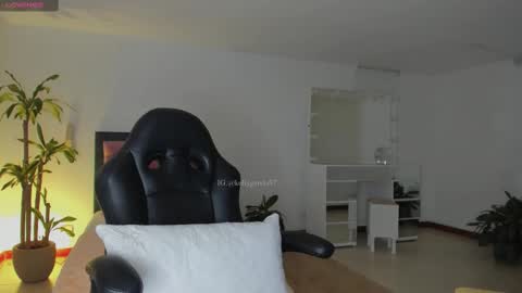 Kelly  online show from September 30, 10:31 am