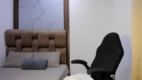 allyson_gh online show from September 12, 4:23 am