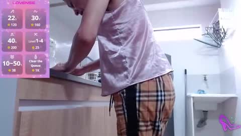 Snapshot of allysonstonne chatting on November 3, 10:10 pm Allysonstonnes online show from November 3, 10:10 pm