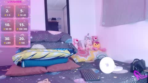 Snapshot of allysonstonne chatting on November 18, 1:22 am Allysonstonnes online show from November 18, 1:22 am