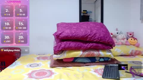 Snapshot of allysonstonne chatting on November 24, 10:42 pm Allysonstonnes online show from November 24, 10:42 pm