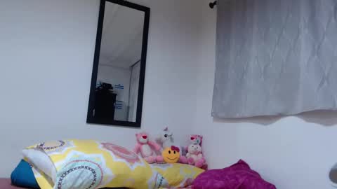 Snapshot of allysonstonne chatting on November 25, 10:32 pm Allysonstonnes online show from November 25, 10:32 pm