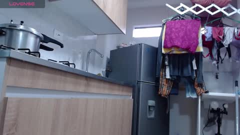 Snapshot of allysonstonne chatting on December 2, 9:54 pm Allysonstonnes online show from December 2, 9:54 pm