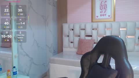 Snapshot of allyssa_bellini_s chatting on September 29, 8:24 pm Allysa online show from September 29, 8:24 pm