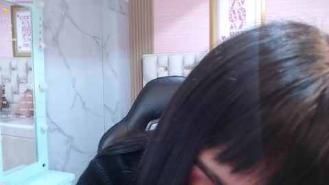 Snapshot of allyssa_bellini_s chatting on November 15, 3:26 am Allysa online show from November 15, 3:26 am