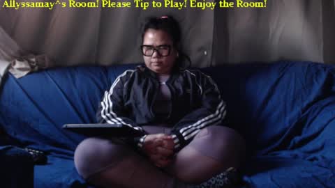 Allyssamay online show from February 3, 6:45 am