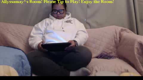Allyssamay online show from November 8, 5:07 am