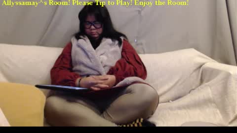 Allyssamay online show from December 14, 3:56 am