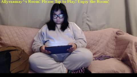 Allyssamay online show from March 27, 4:40 am