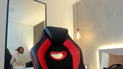 ALMA FENIX  online show from October 27, 12:31 pm