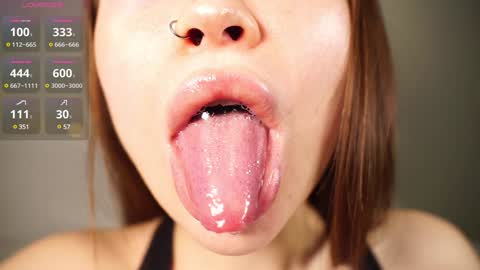 Snapshot of alma_yammy chatting on December 17, 7:50 am Alma online show from December 17, 7:50 am