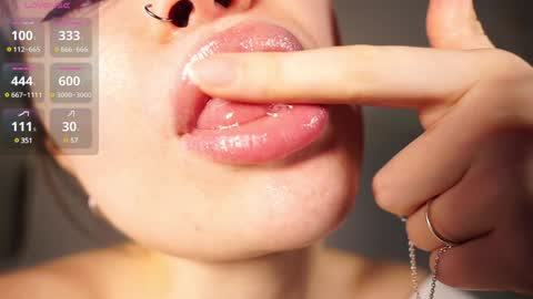 Snapshot of alma_yammy chatting on January 4, 10:16 am Alma online show from January 4, 10:16 am