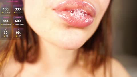 Snapshot of alma_yammy chatting on January 9, 11:13 pm Alma online show from January 9, 11:13 pm