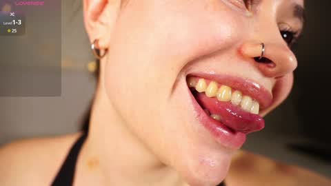 Snapshot of alma_yammy chatting on January 15, 4:54 pm Alma online show from January 15, 4:54 pm