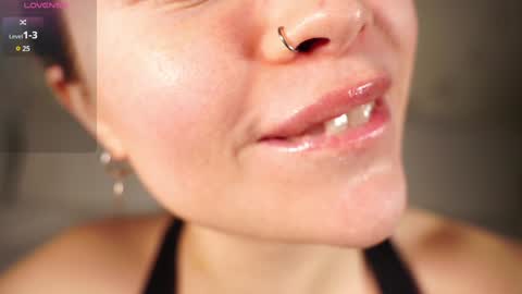 Snapshot of alma_yammy chatting on January 17, 4:47 pm Alma online show from January 17, 4:47 pm