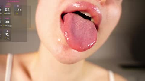 Snapshot of alma_yammy chatting on January 26, 7:32 am Alma online show from January 26, 7:32 am