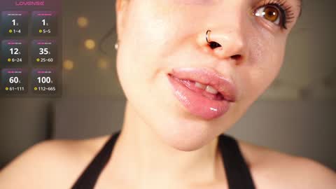 Snapshot of alma_yammy chatting on February 1, 4:33 pm Alma online show from February 1, 4:33 pm