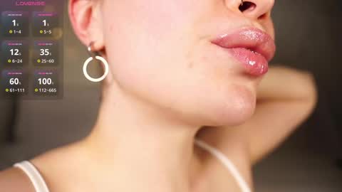 Snapshot of alma_yammy chatting on February 10, 3:32 pm Alma online show from February 10, 3:32 pm