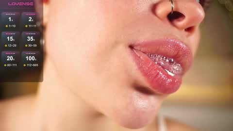 Snapshot of alma_yammy chatting on September 17, 5:14 pm Alma online show from September 17, 5:14 pm