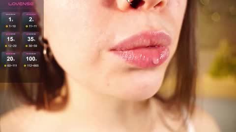 Snapshot of alma_yammy chatting on October 11, 6:28 pm Alma online show from October 11, 6:28 pm