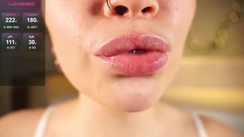 Snapshot of alma_yammy chatting on October 16, 4:30 pm Alma online show from October 16, 4:30 pm