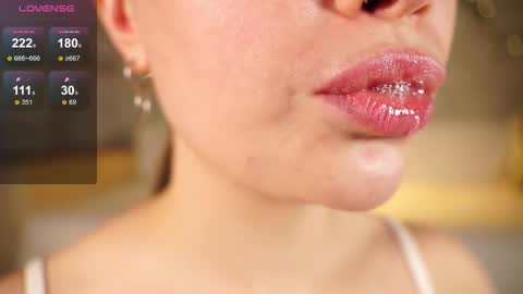 Snapshot of alma_yammy chatting on October 20, 5:57 pm Alma online show from October 20, 5:57 pm