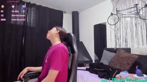 Snapshot of almazz_ chatting on December 2, 7:20 pm Santy online show from December 2, 7:20 pm